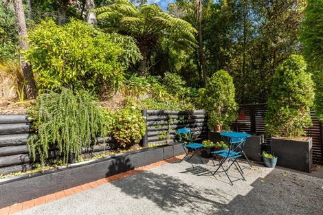 Photo of property in 52 Walter Road, Lowry Bay, Lower Hutt, 5013