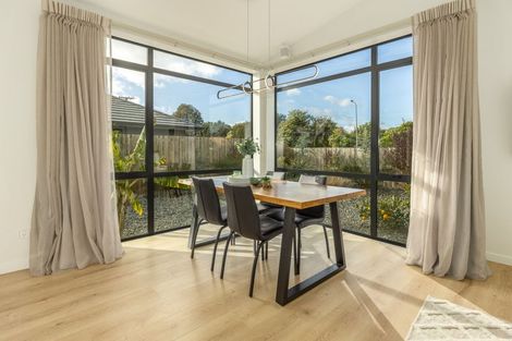 Photo of property in 15 Kaiwaru Place, Waikanae, 5036
