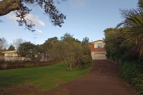Photo of property in 15 Pohutukawa Avenue, Red Beach, 0932