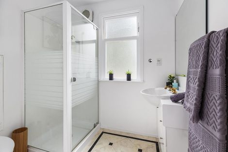 Photo of property in 80 Glenmore Street, Northland, Wellington, 6012