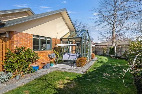 Photo of property in 4 Chesterfield Mews, Russley, Christchurch, 8042