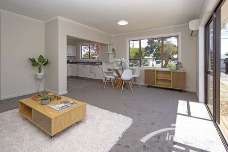 Photo of property in 21 Griffiths Avenue, Linwood, Christchurch, 8062