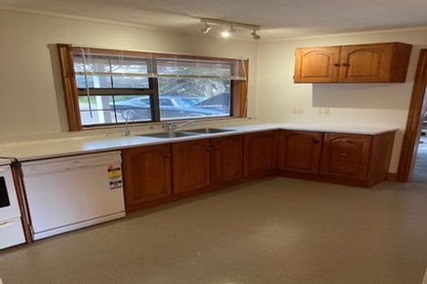 Photo of property in 10 Grumman Lane, Newlands, Wellington, 6037