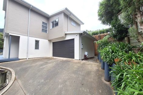 Photo of property in 82a Kirton Drive, Riverstone Terraces, Upper Hutt, 5018