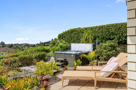 Photo of property in 15 Seaview Crescent, Hatfields Beach, Orewa, 0931