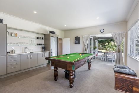 Photo of property in 87 Whangaparaoa Road, Red Beach, 0932