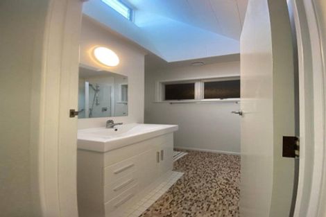 Photo of property in 5a Mckenzie Road, Mangere Bridge, Auckland, 2022