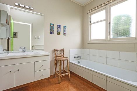 Photo of property in 206 Lumsden Road, Akina, Hastings, 4122
