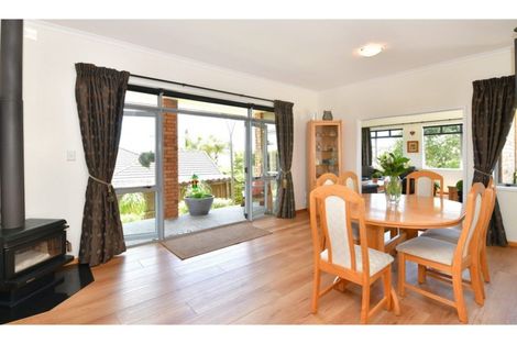 Photo of property in 10 Seamount Drive, Red Beach, 0932