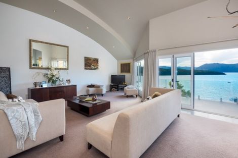 Photo of property in 2 Marina View, Waikawa, Picton, 7281