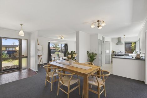 Photo of property in 60 Heta Road, Highlands Park, New Plymouth, 4312