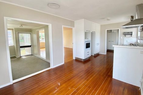 Photo of property in 32 Cardiff Road, Pakuranga, Auckland, 2010