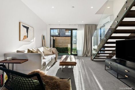 Photo of property in 20u6 Trent Street, Island Bay, Wellington, 6023