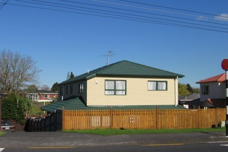 Photo of property in 2 School Road, Te Atatu South, Auckland, 0610