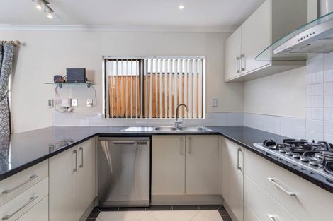 Photo of property in 16 Janway Avenue, Flat Bush, Auckland, 2016