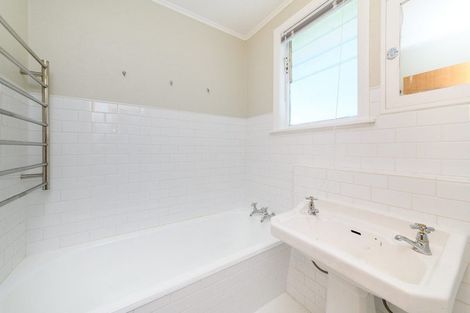 Photo of property in 991 Parewanui Road, Parewanui, Bulls, 4894