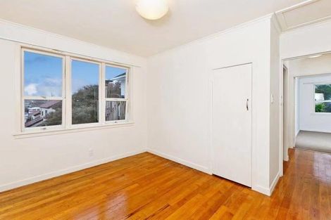 Photo of property in 1/156 Forrest Road, Forrest Hill, Auckland, 0620