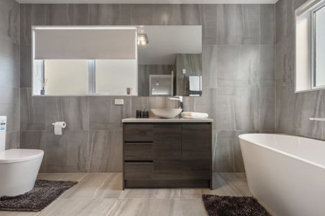 Photo of property in 128a Jeffs Road, Flat Bush, Auckland, 2016