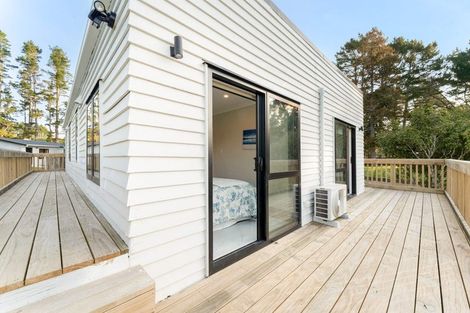 Photo of property in 65 Annett Road, Kumeu, 0891