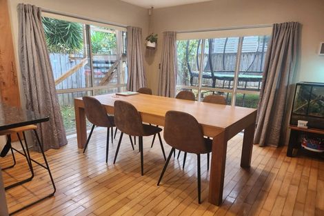 Photo of property in 28a Kingdale Road, Henderson, Auckland, 0610