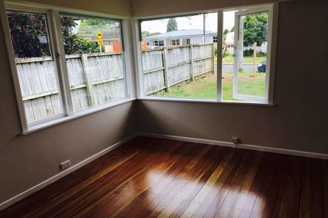Photo of property in 1/65 Lancaster Road, Beach Haven, Auckland, 0626