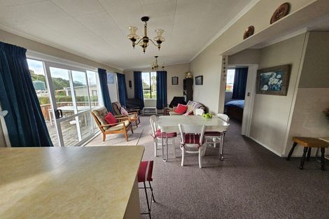 Photo of property in 1 Ngaio Street, Kaka Point, 9271