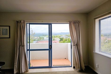 Photo of property in 7 Lanyon Place, Whitby, Porirua, 5024