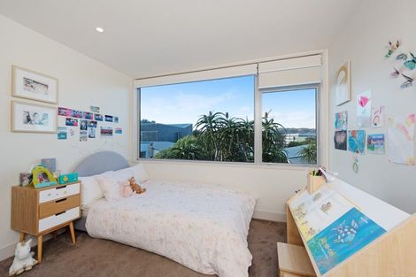 Photo of property in 10 Boardwalk Lane, Seatoun, Wellington, 6022