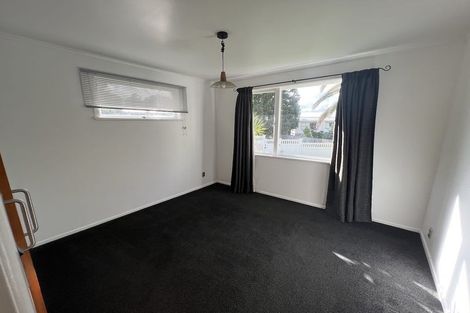 Photo of property in 25 Crompton Road, Massey, Auckland, 0614