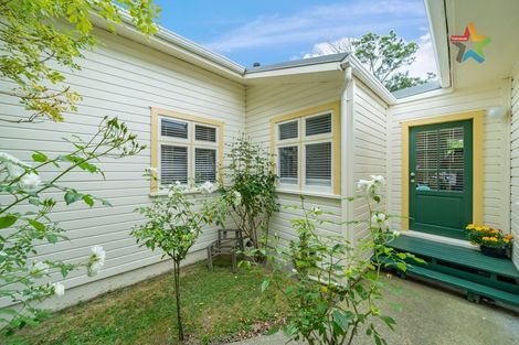 Photo of property in 1 Woodvale Grove, Fairfield, Lower Hutt, 5011