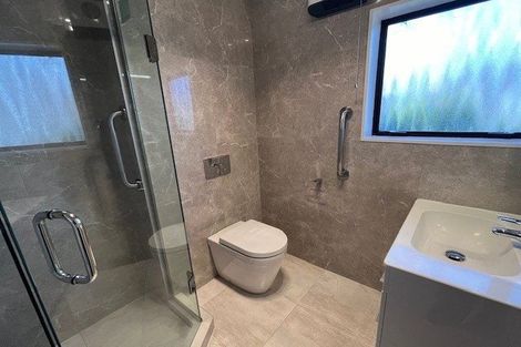 Photo of property in 2/170 Bucklands Beach Road, Bucklands Beach, Auckland, 2012