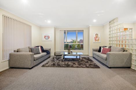 Photo of property in 55 Mt Lebanon Crescent, The Gardens, Auckland, 2105
