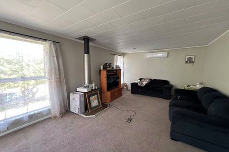 Photo of property in 48 Spence Road, Henderson, Auckland, 0612