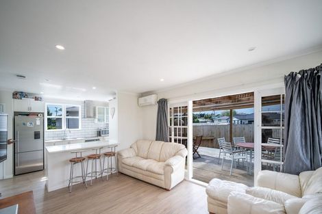 Photo of property in 1/1 Cooper Place, Papakura, 2110