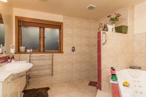 Photo of property in 36 Paturoa Road, Titirangi, Auckland, 0604