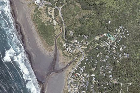 Photo of property in 118 Garden Road, Piha, 0772