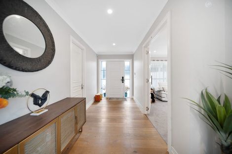 Photo of property in 2 Bela Vista Boulevard, Swanson, Auckland, 0614