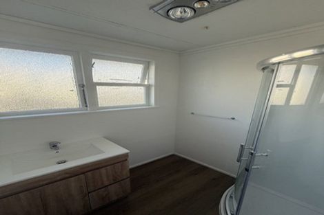 Photo of property in 2 Old Wairoa Road, Papakura, 2110