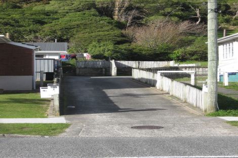 Photo of property in 194 Waddington Drive, Naenae, Lower Hutt, 5011