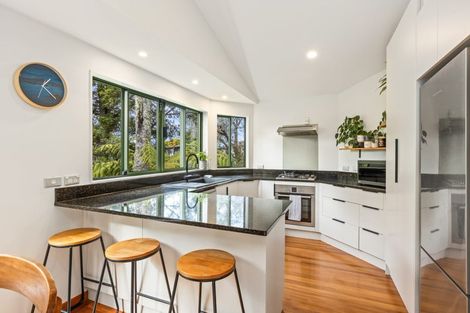 Photo of property in 1/16 Glade Place, Birkenhead, Auckland, 0626