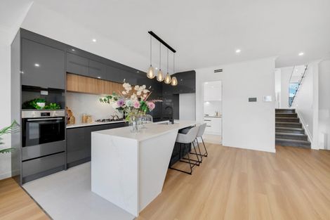 Photo of property in 14 Parkmore Drive, Rosehill, 2113