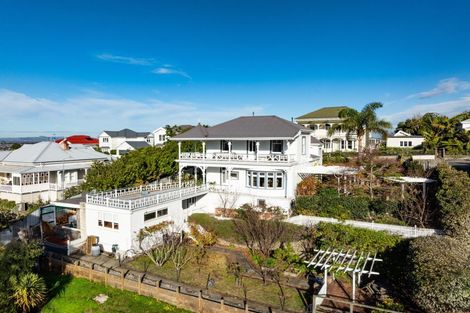 Photo of property in 15 Colenso Avenue, Hospital Hill, Napier, 4110