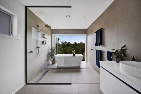 Photo of property in 423 Cardiff Road, Pembroke, Stratford, 4391