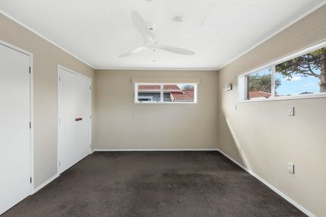 Photo of property in 15 Taikata Road, Te Atatu Peninsula, Auckland, 0610