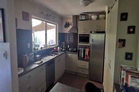 Photo of property in 22 Deane Avenue, Titirangi, Auckland, 0604