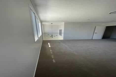 Photo of property in 30 Sorrel Crescent, Bucklands Beach, Auckland, 2012