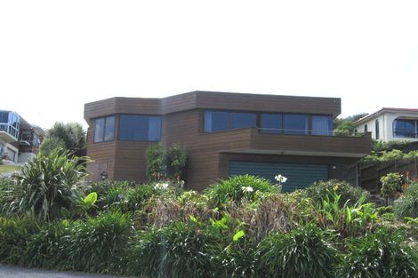 Photo of property in 1/1 Commodore Parry Road, Castor Bay, Auckland, 0620