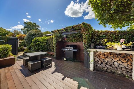 Photo of property in 52 Crofton Road, Harewood, Christchurch, 8051