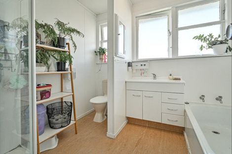 Photo of property in 408 Huia Street, Camberley, Hastings, 4120