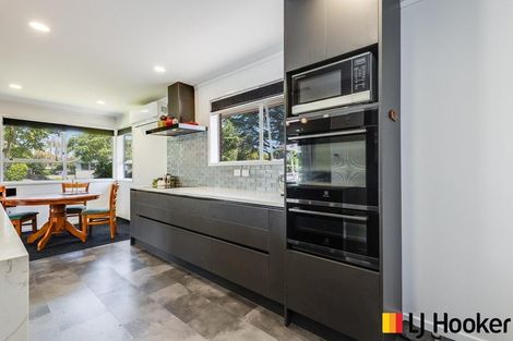 Photo of property in 8 Leaver Place, Weymouth, Auckland, 2103